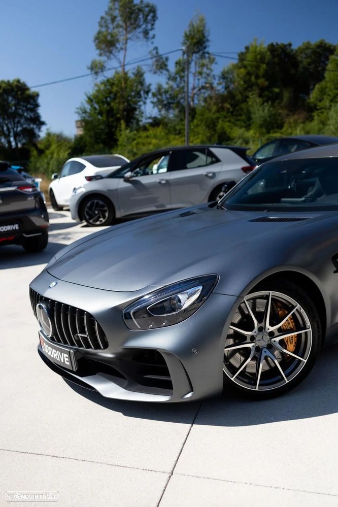 Mercedes-Benz AMG GT R - 22