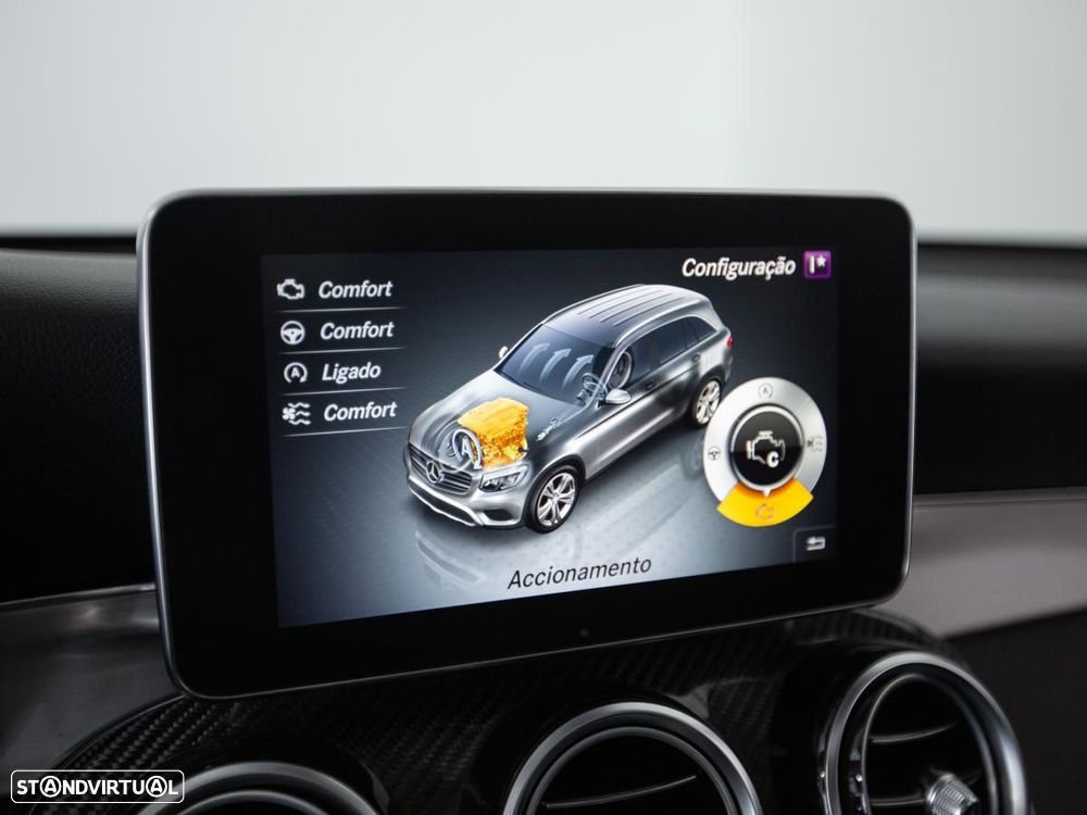 Mercedes-Benz GLC 250 4Matic 9G-TRONIC AMG Line - 32