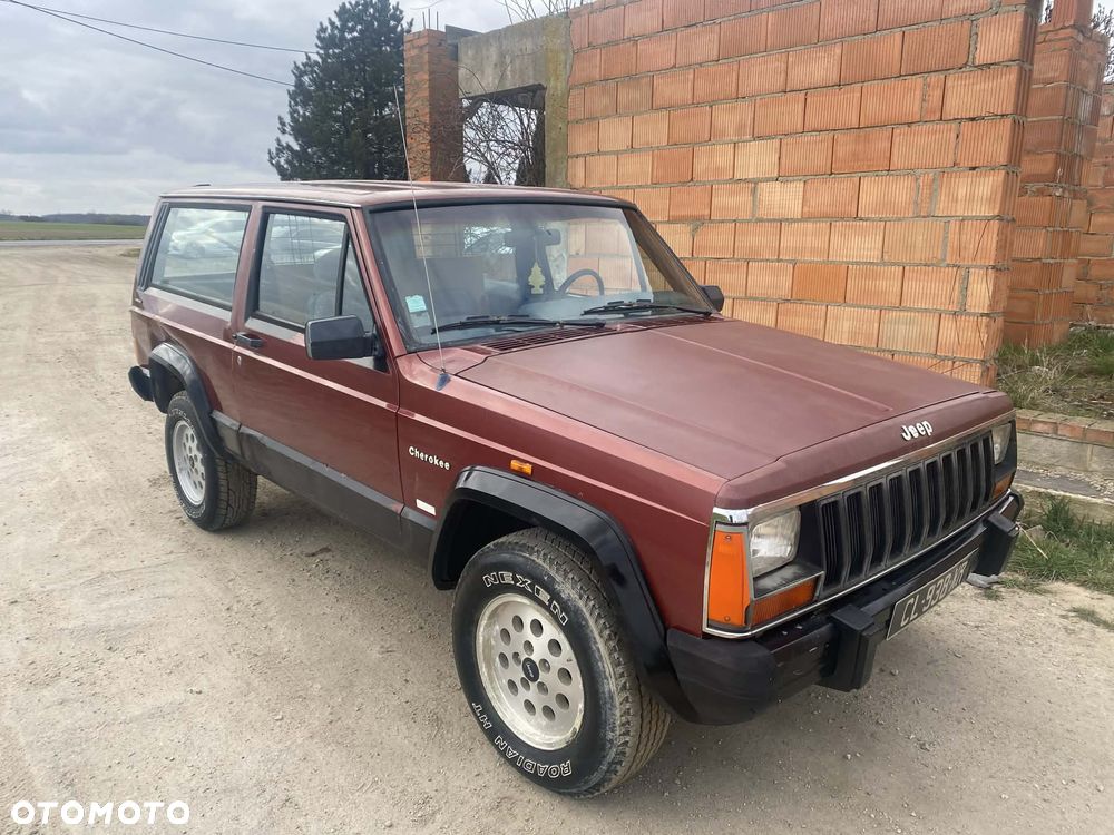 Jeep Cherokee - 1