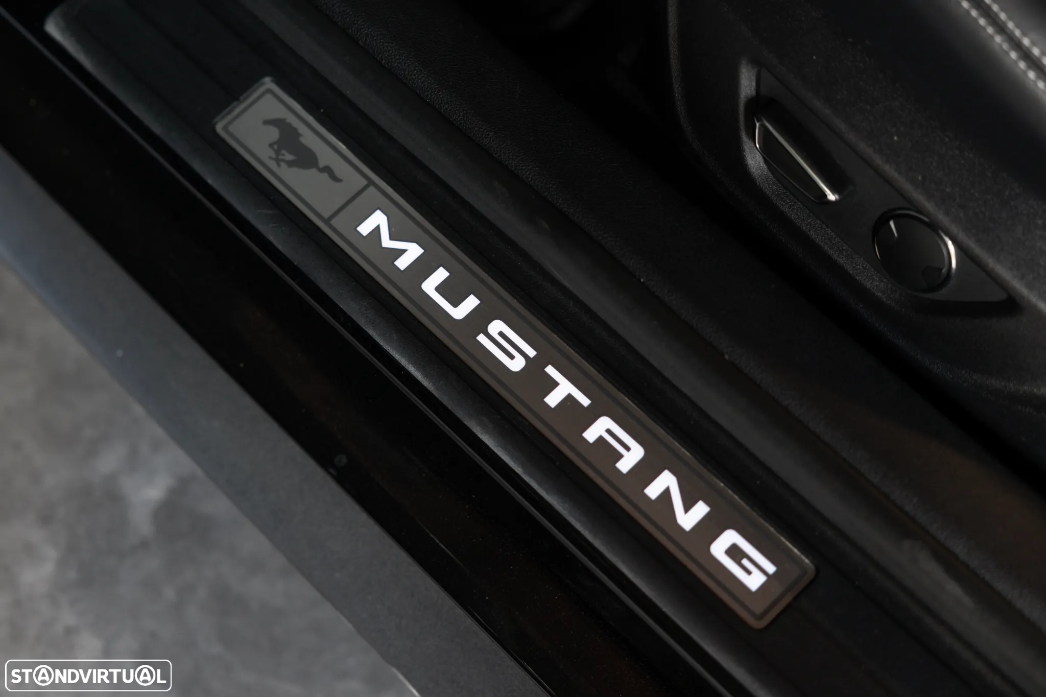 Ford Mustang Cabrio 2.3 Eco Boost - 31