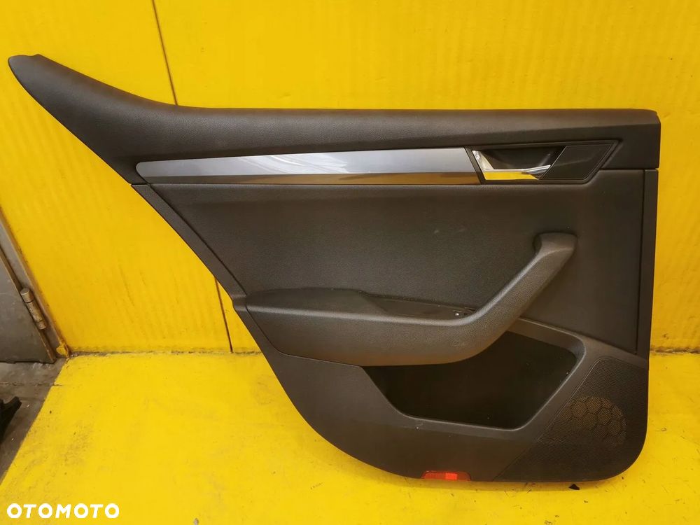 Skoda Superb III SEDAN FOTEL FOTELE KANAPA BOCZKI TUNEL CZARNY KOMPLET 17r. - 5