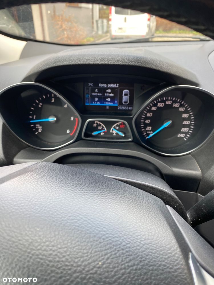 Ford Kuga 2.0 TDCi 2x4 Titanium - 16