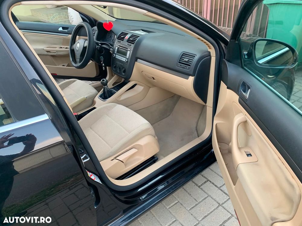 Volkswagen Jetta 1.6 Comfortline - 8