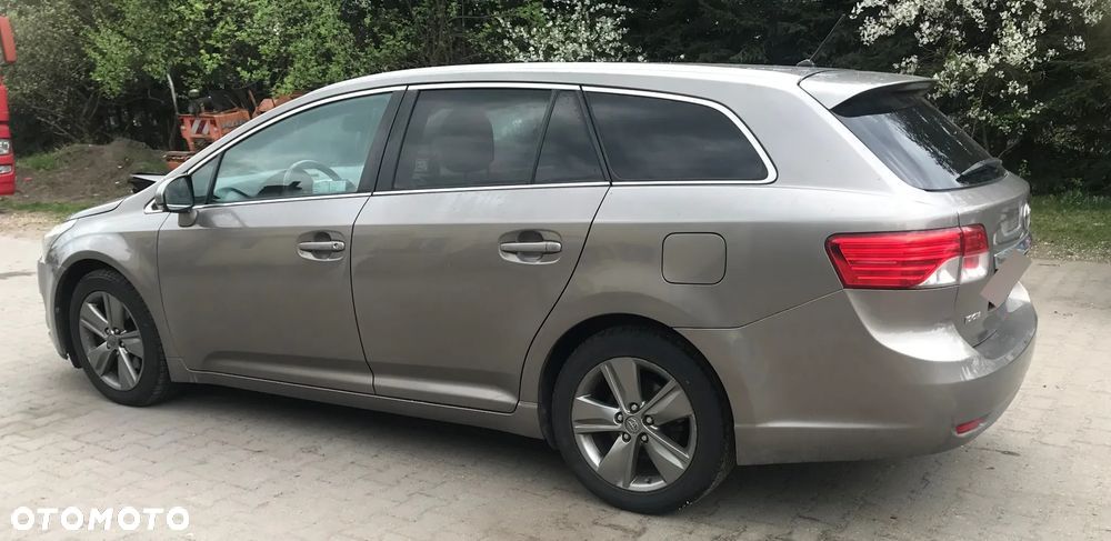 Toyota Avensis - 14