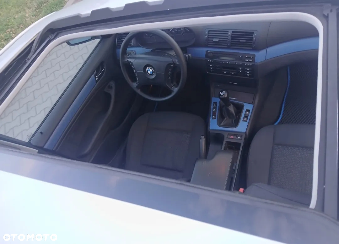 BMW Seria 3 318i - 8