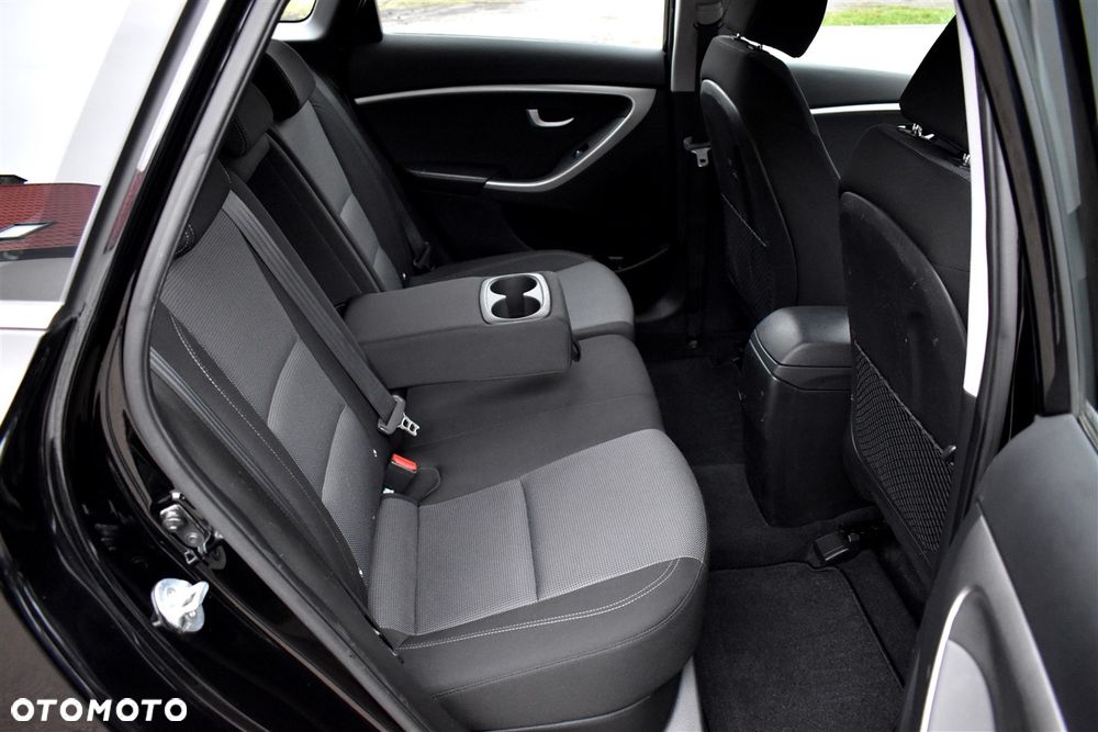 Hyundai i30 blue Kombi 1.6 CRDi DCT Trend - 19