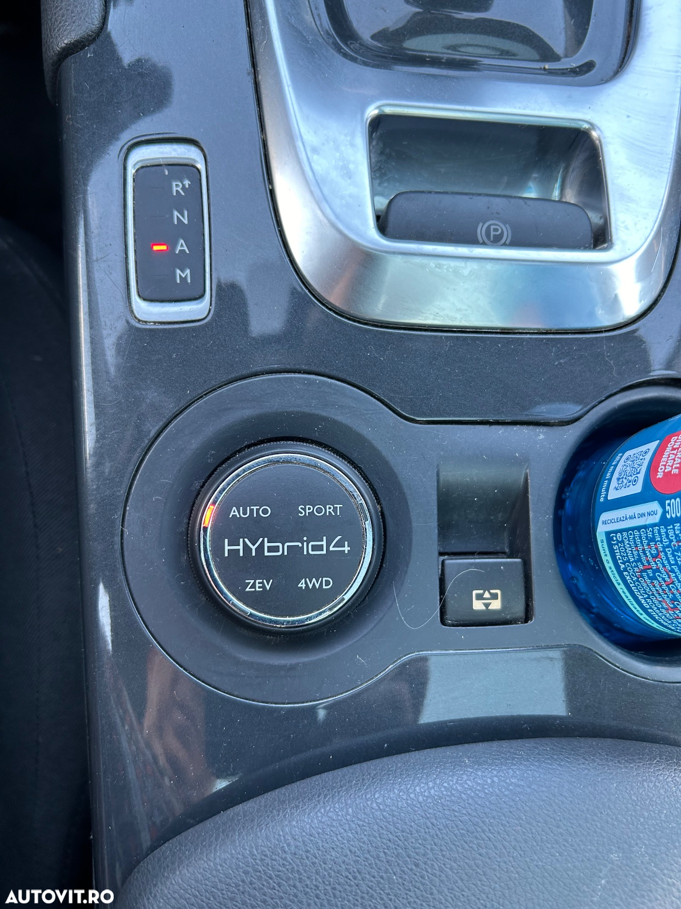 Peugeot 3008 Hybrid4 - 33