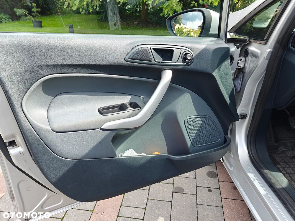 Ford Fiesta - 15