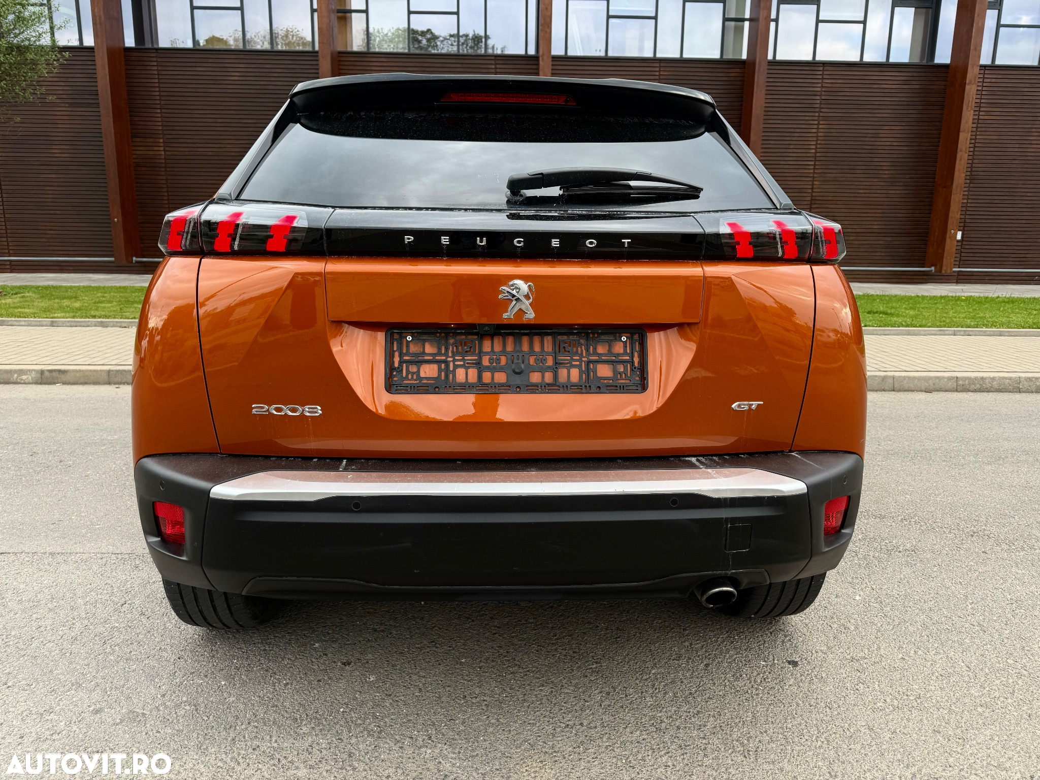 Peugeot 2008 BlueHDi 130 EAT8 Allure Pack - 4