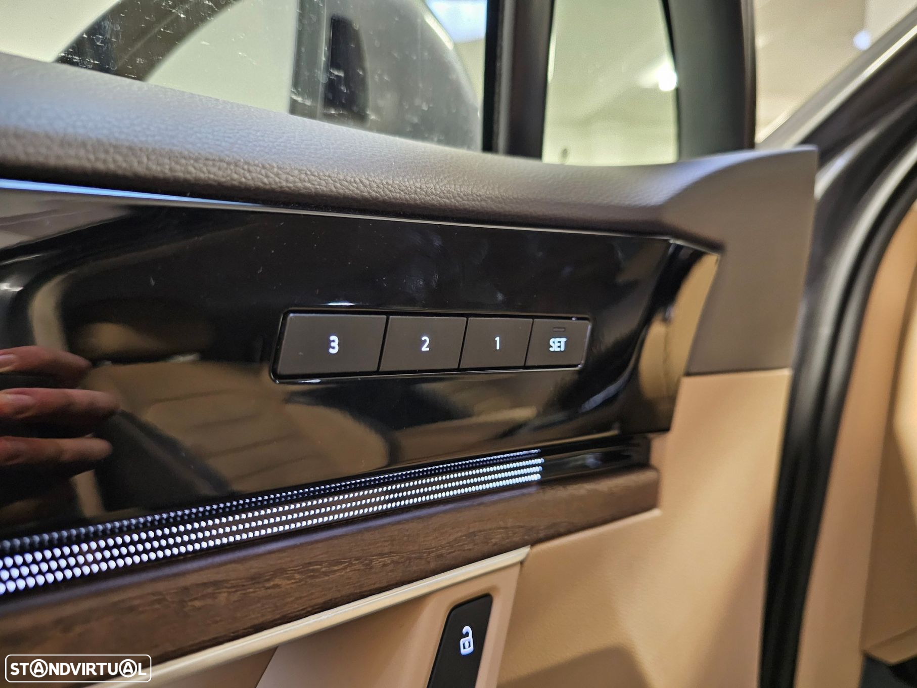 VW Touareg 3.0 TDI V6 Elegance Plus - 27
