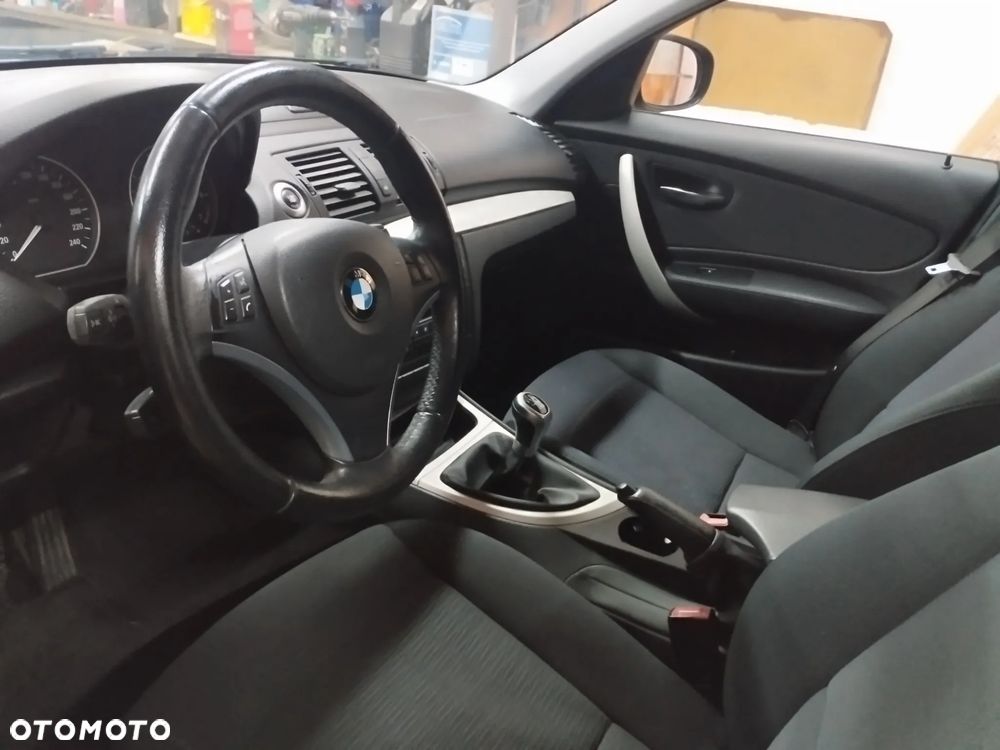 BMW Seria 1 116i - 11