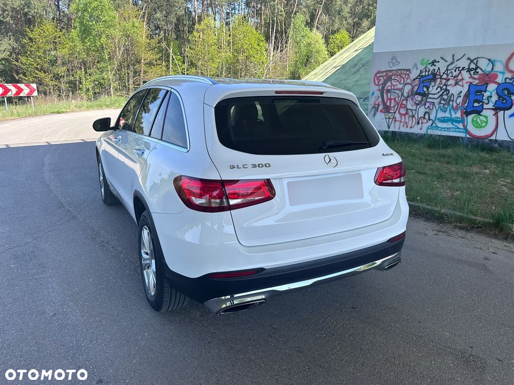 Mercedes-Benz GLC 300 4Matic 9G-TRONIC - 9