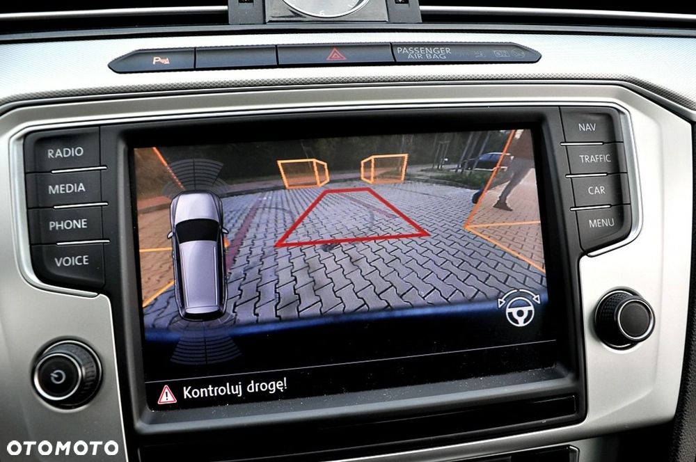 Volkswagen Passat - 24