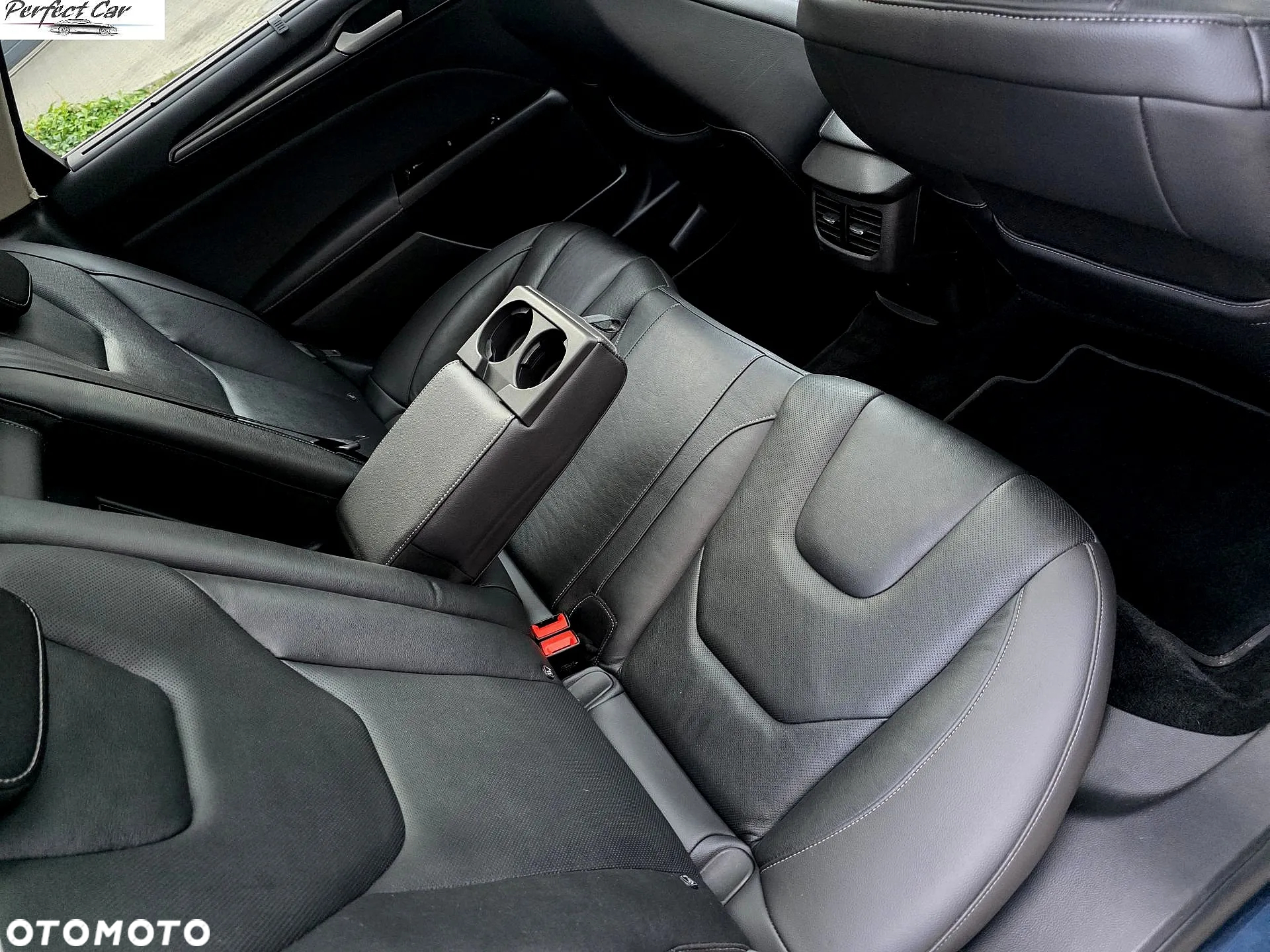 Ford Mondeo Turnier 2.0 Ti-VCT Hybrid Titanium - 24