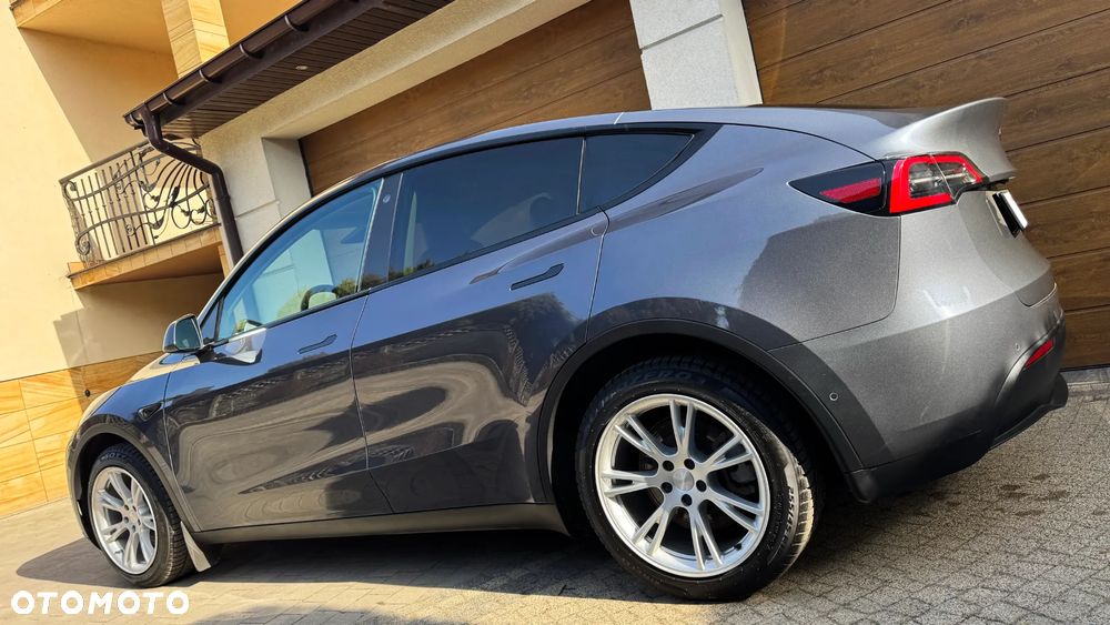 Tesla Y Long Range AWD - 6