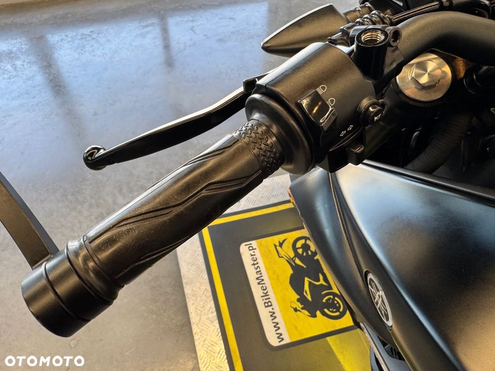 Yamaha MT - 30