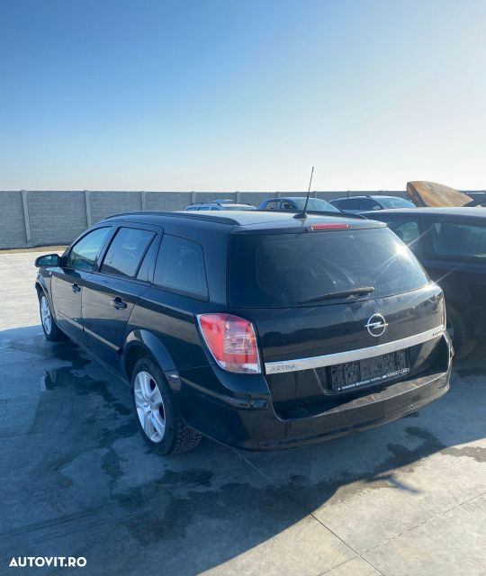 Usa fata dreapta Opel Astra H (facelift)  [din 2005 pana  2015] seria wagon 1.7 CDTI MT (110 hp) - 3