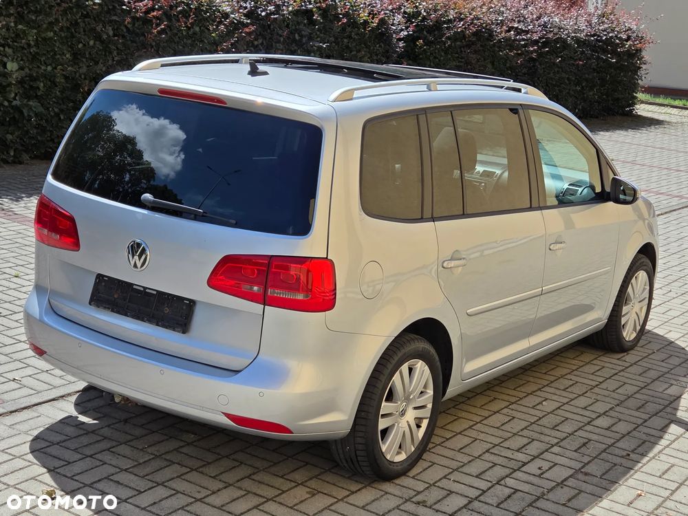 Volkswagen Touran 1.6 TDI DPF BlueMotion Technology DSG Highline - 10