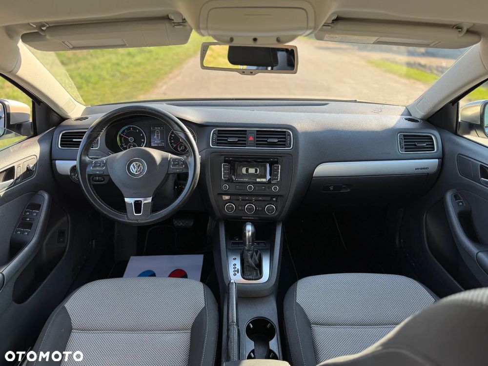 Volkswagen Jetta Hybrid - 34
