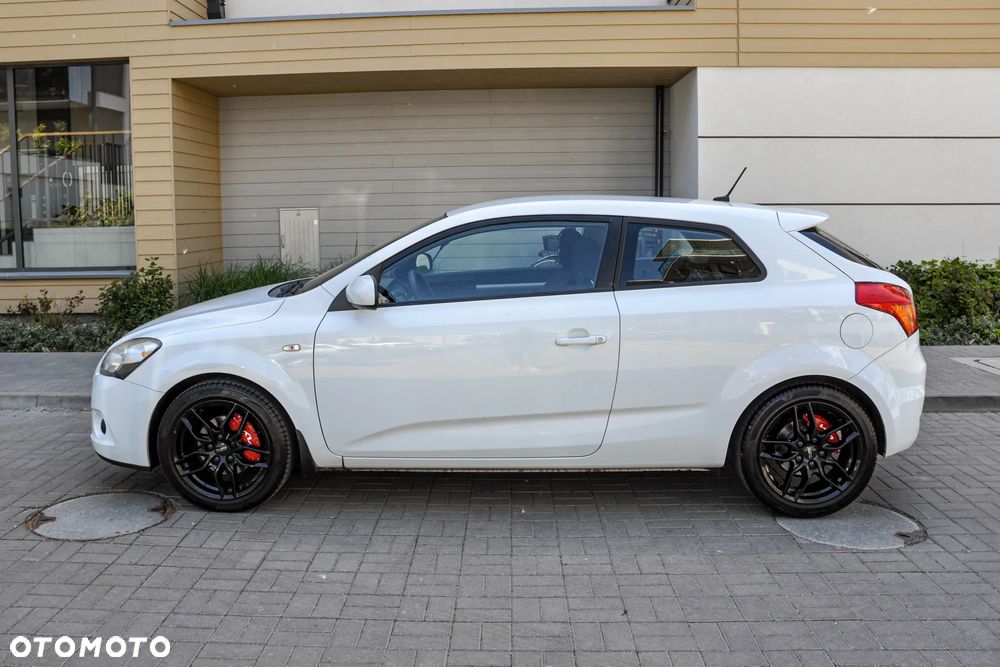 Kia ProCeed - 2