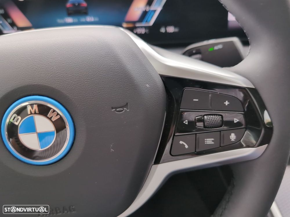 BMW i4 eDrive35 - 22