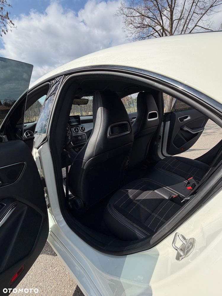Mercedes-Benz CLA 200 Peak Edition - 16