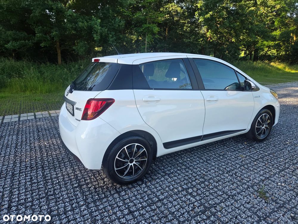 Toyota Yaris Hybrid 100 Premium EU6 - 7