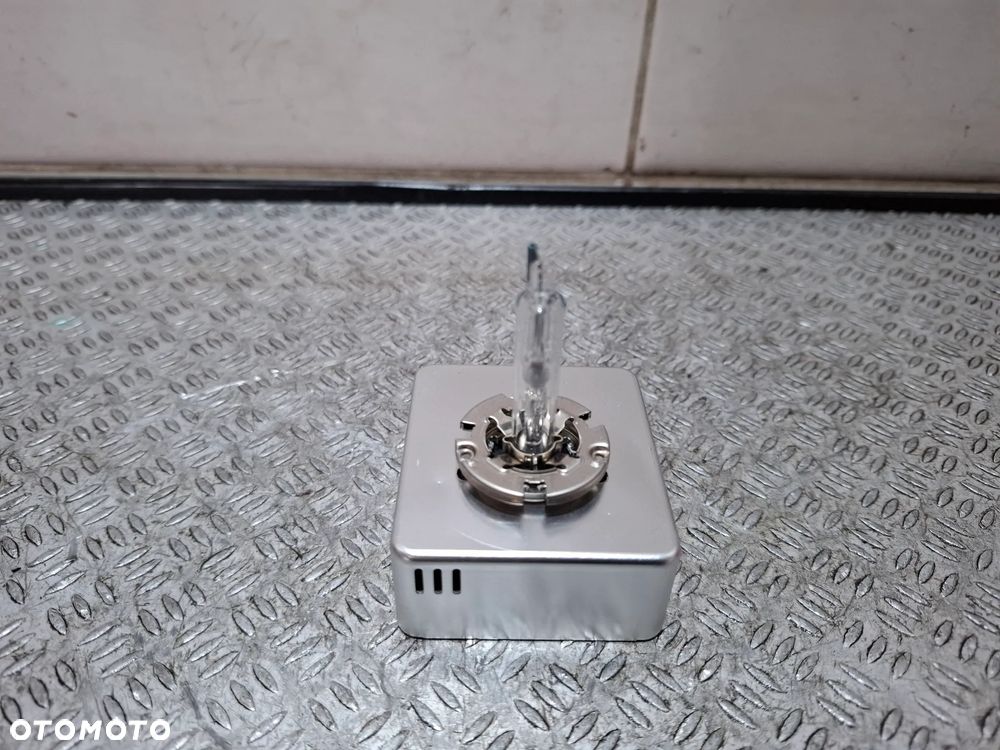 Żarówka xenonowa D5S 4200 K 25W 12V E4 - 1