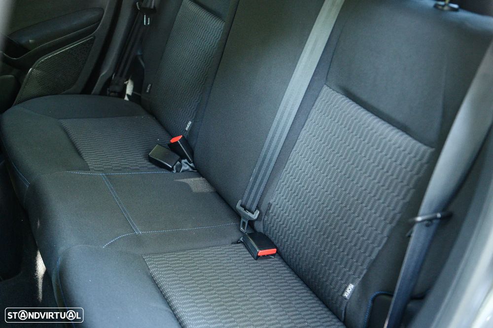 Peugeot 208 1.2 PureTech Signature - 28
