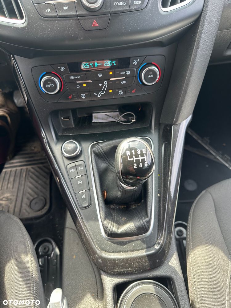 Ford Focus 1.5 TDCi SYNC Edition ASS - 34