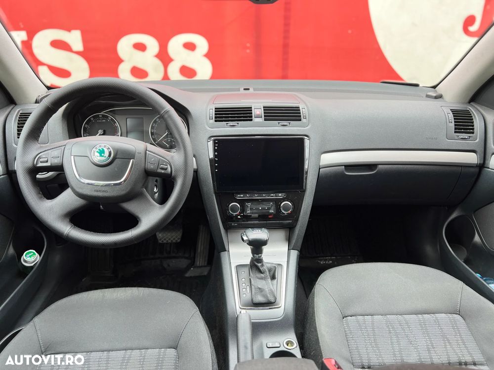 Skoda Octavia 1.8 TSI Business DSG - 12