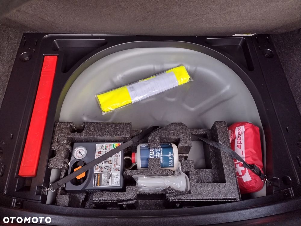 Volvo V40 D2 Kinetic - 27