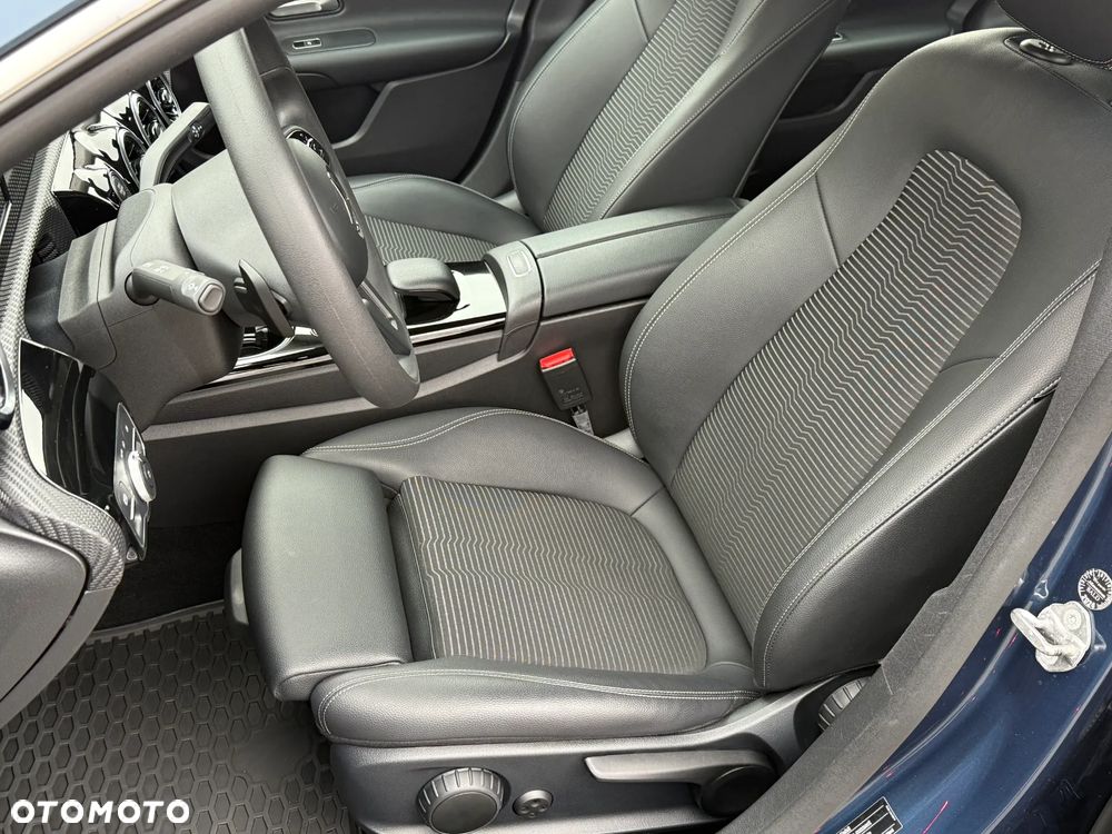 Mercedes-Benz CLA 250 e 8G-DCT Special Edition - 30