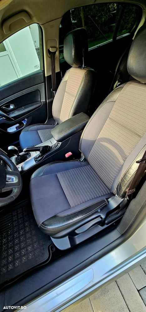 Renault Latitude 2.0 16 V Privilege - 13