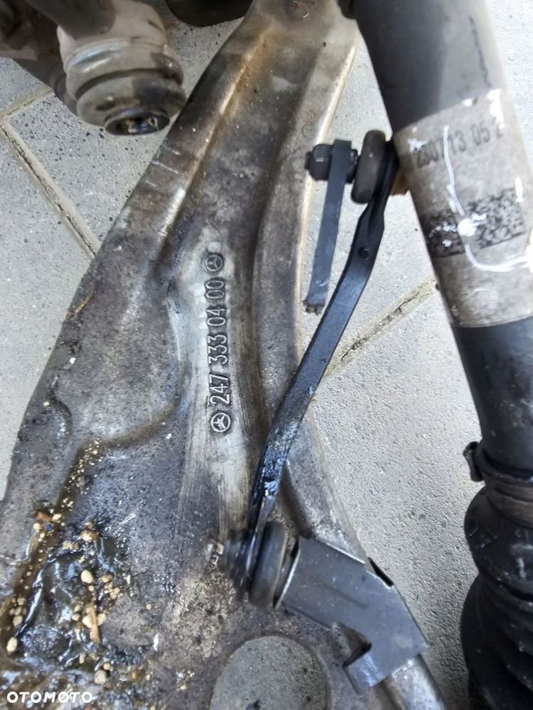 wahacz przedni prawy mercedes cla 118 a2473330400 - 2