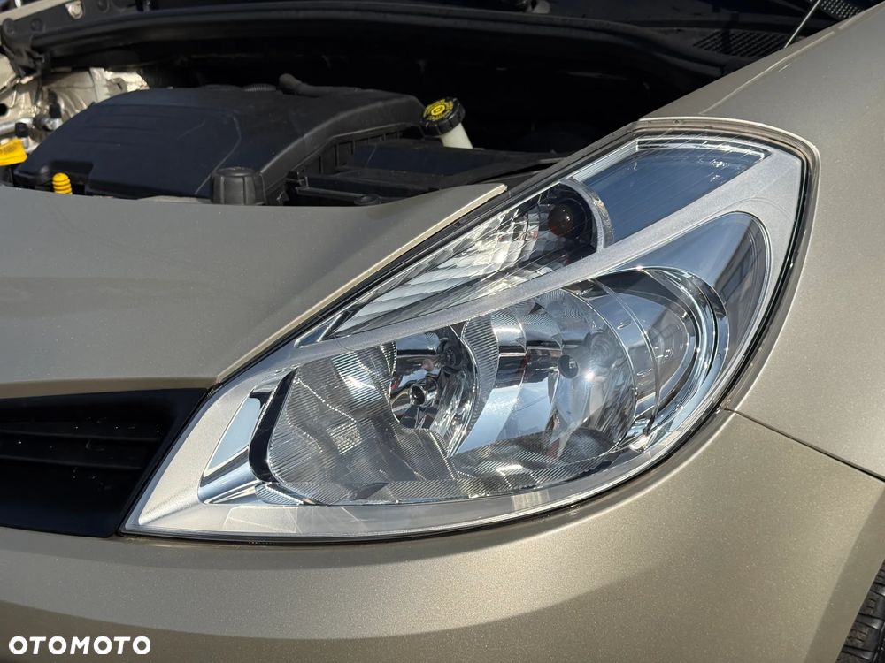 Renault Clio 1.2 16V Confort Dynamique - 22