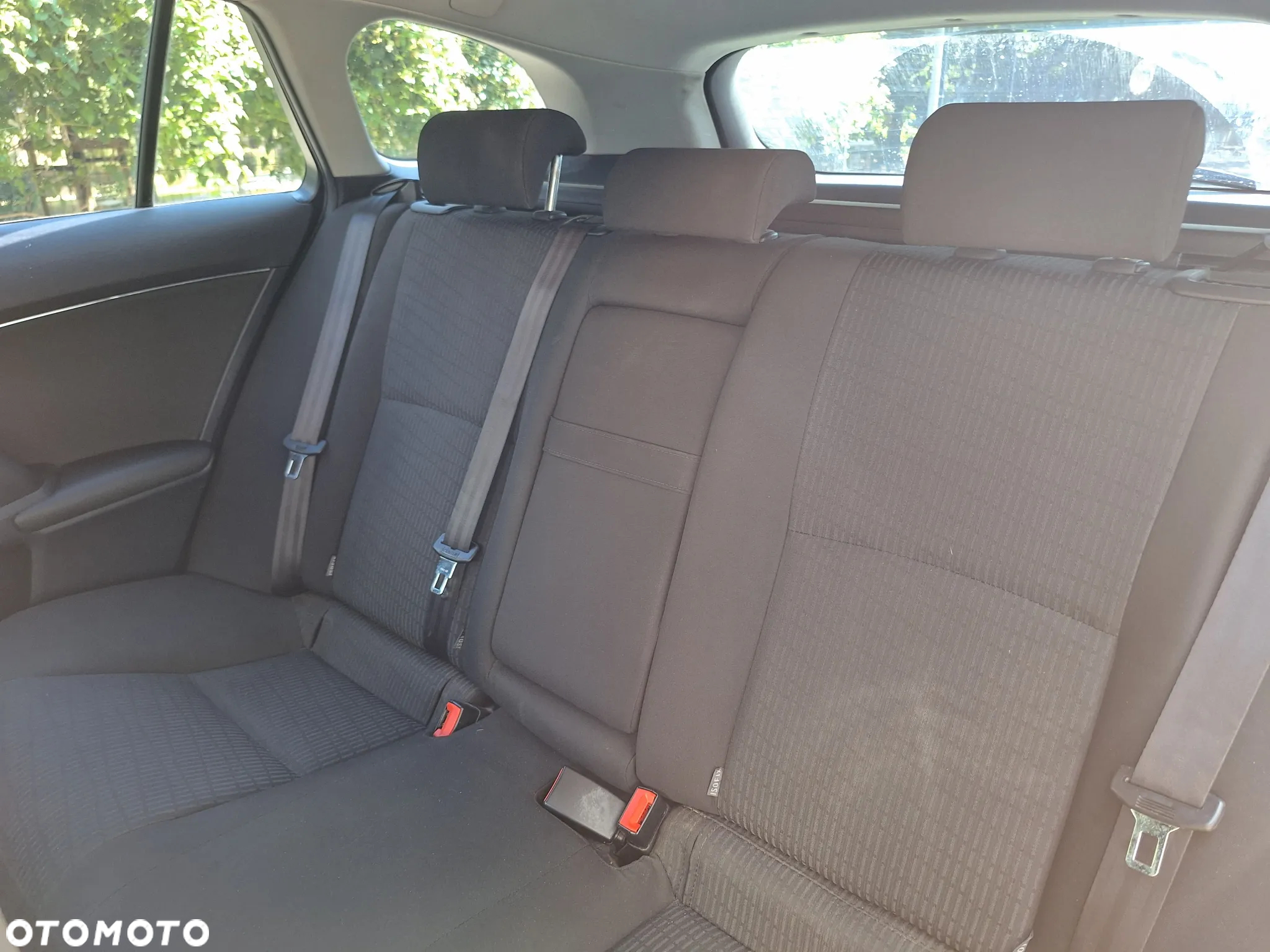 Toyota Avensis 2.0 D-4D - 13