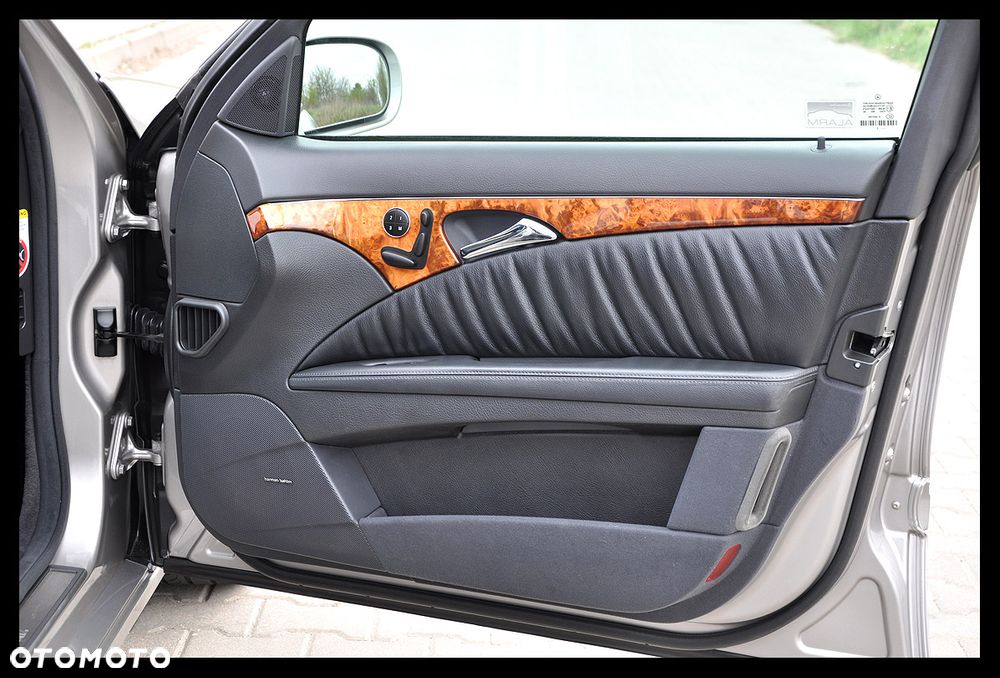 Mercedes-Benz Klasa E 500 T Avantgarde - 24