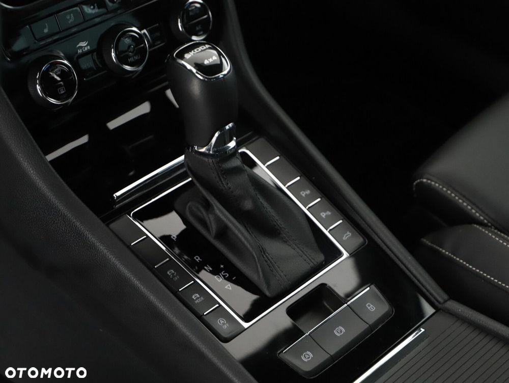 Skoda Superb 2.0 TSI 4x4 L&K DSG - 30