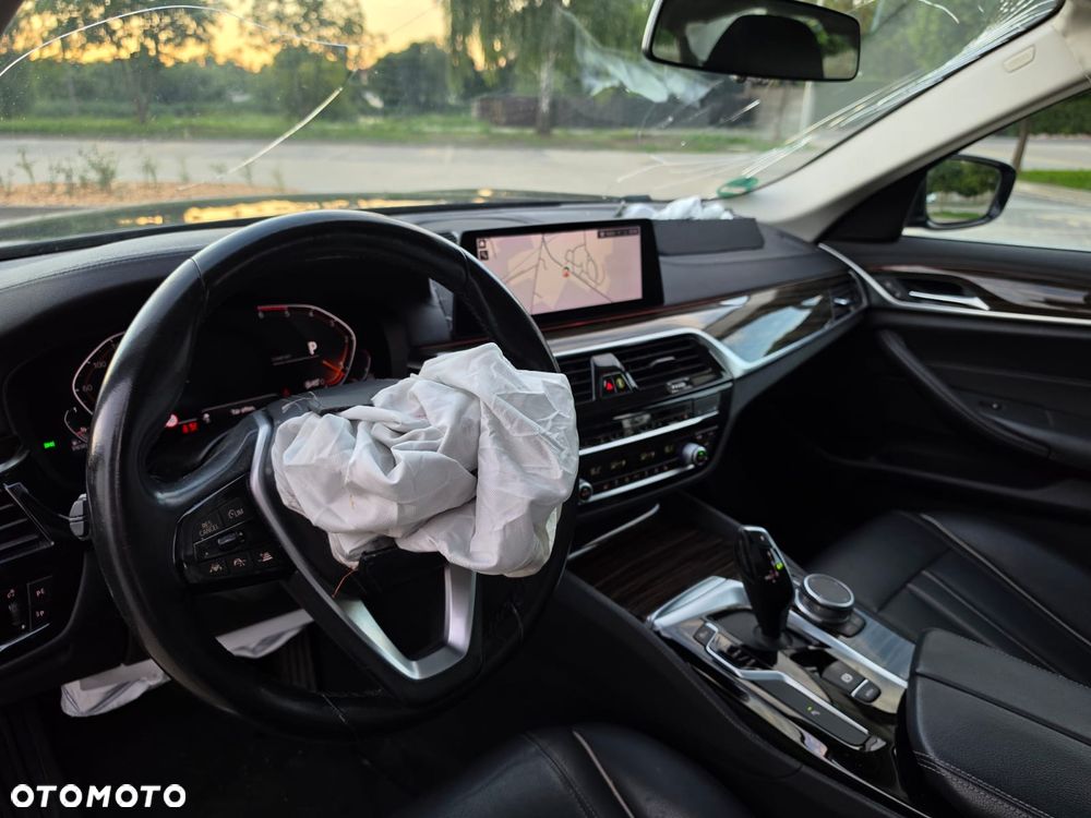 BMW Seria 5 520d xDrive Luxury Line - 15
