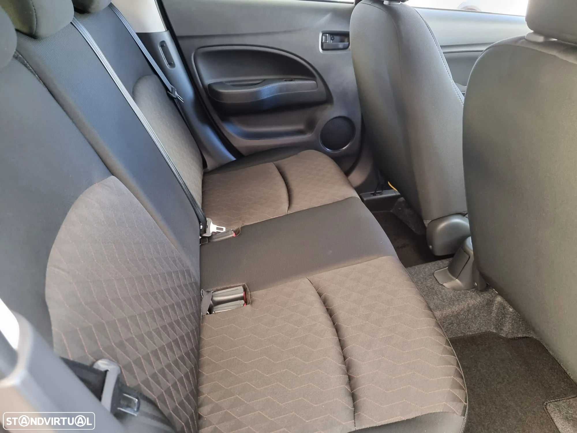 Mitsubishi Space Star 1.2 Intense Connect Edition - 27