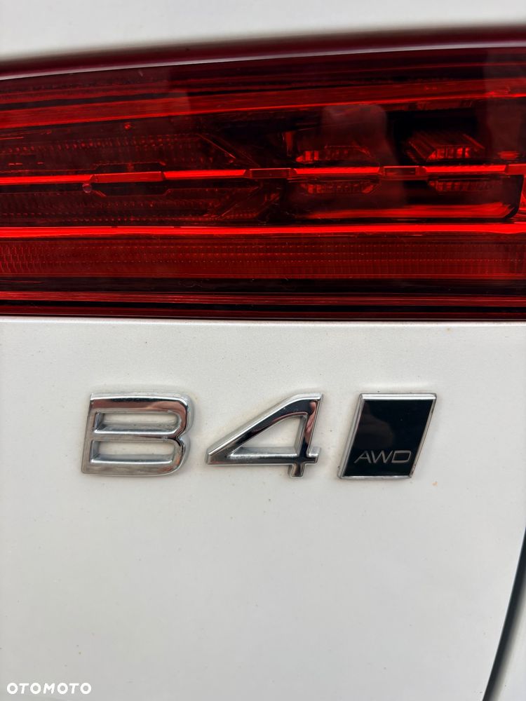Volvo XC 60 B4 D AWD Plus Bright - 7