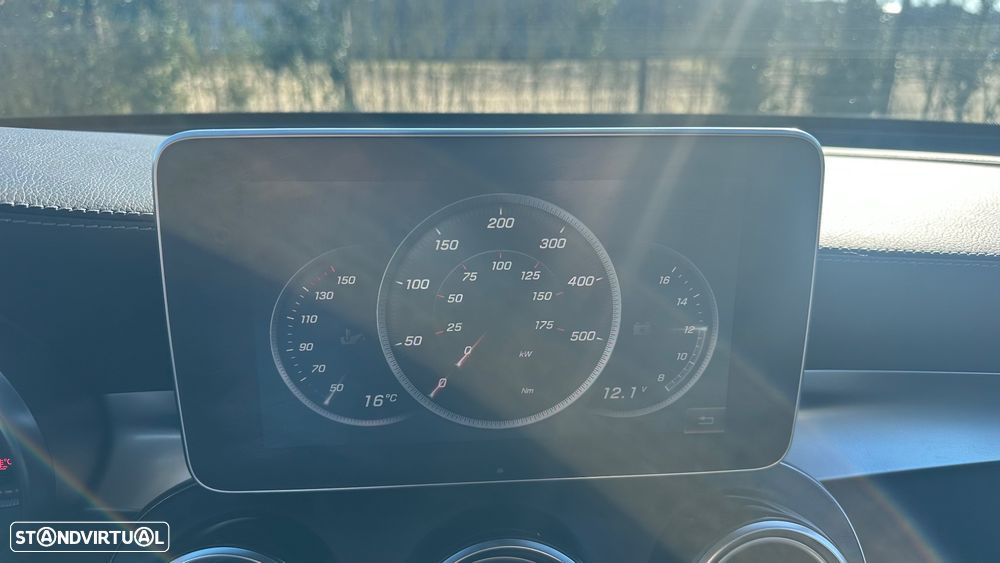 Mercedes-Benz GLC 220 d 4Matic 9G-TRONIC AMG Line - 29