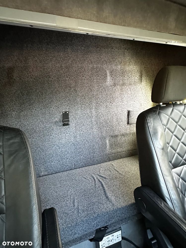 Mercedes-Benz Sprinter - 11