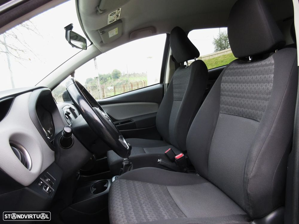 Toyota Yaris 1.4 D-4D Exclusive+P.Techno - 17