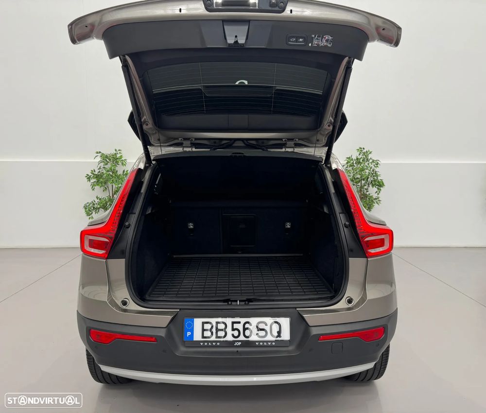 Volvo XC 40 B4 B DKG Momentum Pro - 37