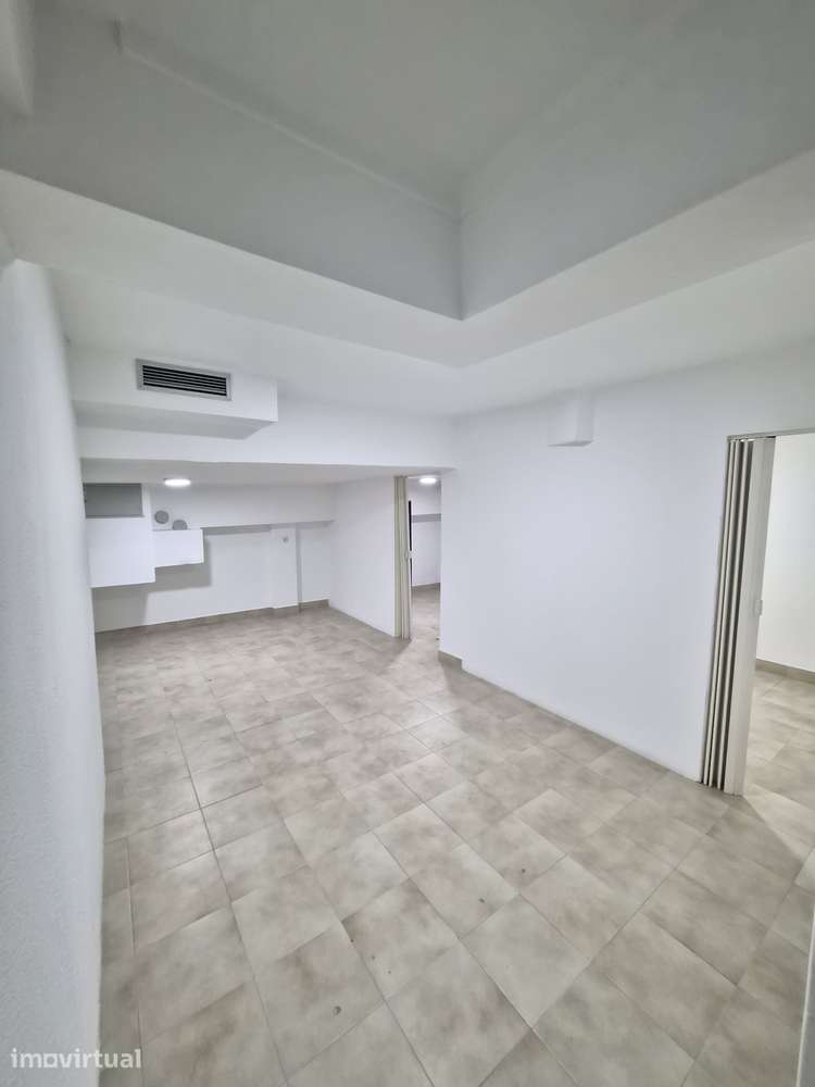MAGNÍFICA LOJA DE 2 PISOS - ZONA PREMIUM LARANJEIRO - Grande imagem: 5/32