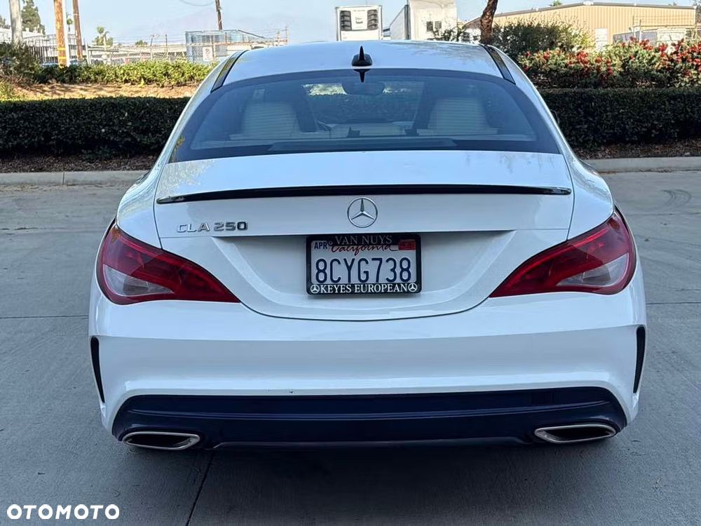 Mercedes-Benz CLA - 4