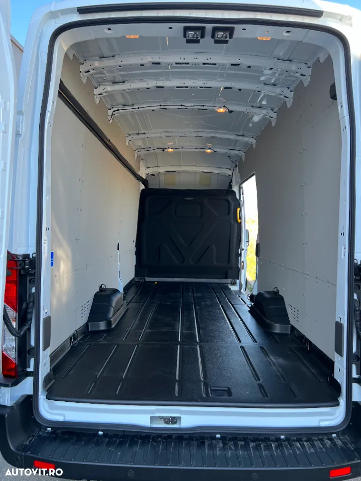 Ford TRANSIT  VAN (L4H3)  15 m3 - 11