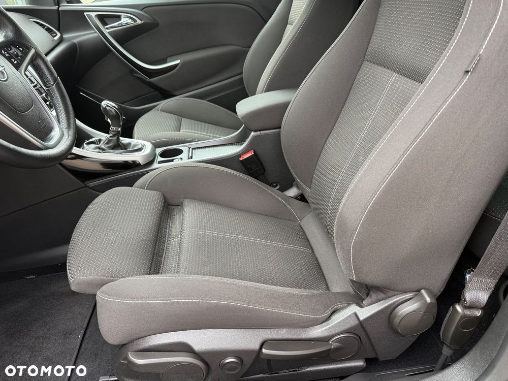 Opel Astra 1.6 Turbo Edition - 28